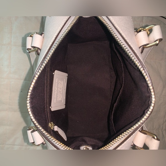 Cream Coach Purse with Detachable Crossbody Strap - Picture 4 of 5